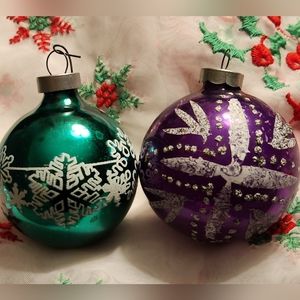 Lot of 7 vintage glass Christmas ornaments